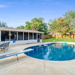 Over The Hill By The Bayou, Pool, Family Friendly