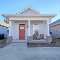 The Jazzy Junction-Great Downtown Location!