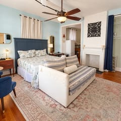 Downtown Studio Retreat #1- New Listing Great Location, Patio