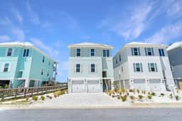 Costie's Place-Waterfront w/ Pool and Boat Dock! - Image 4