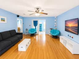 Dolphin Breeze- Close to UWF, Hospitals, and minutes to Downtown - Image 3