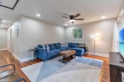 Hill House- Centrally Located, close to everything - Image 3