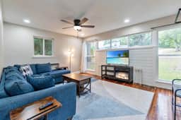 Hill House- Centrally Located, close to everything - Image 4