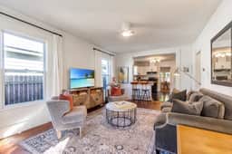 Red Door Bungalow, New Downtown Listing! - Image 4