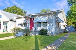 Red Door Bungalow, New Downtown Listing! - Image 2