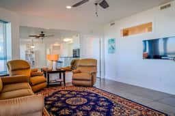 Salty Bay Hideaway - Image 5