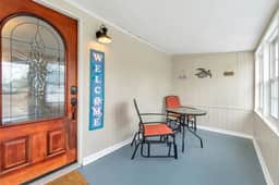 The Blue Cottage - Close to Downtown & Bases! - Image 4
