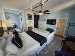 Downtown Studio Retreat #1- New Listing Great Location, Patio - Image 3