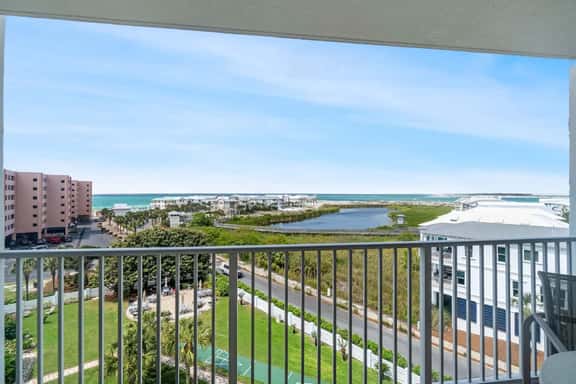 Emerald Oasis w/ Gulf Views, Pools, Hot Tubs - Image 1
