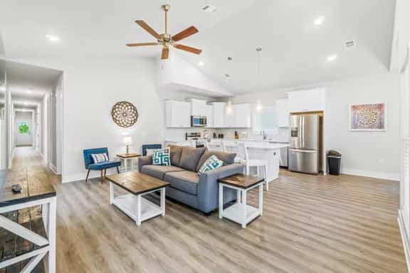 Searenity-Close to Downtown, Monthly's Available - Image 1