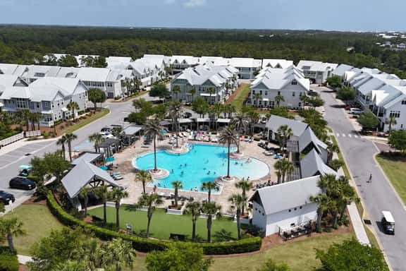 TaDa! - Heated Pool and Golf Cart! Monthly Stays Available + Fall Special! - Image 1