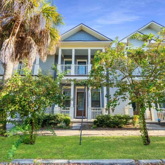 Covington Place, Monthly, Near Downtown & Beaches! - Image 1