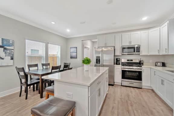 Romana Hideaway-Main House, Downtown, New Listing! - Image 5
