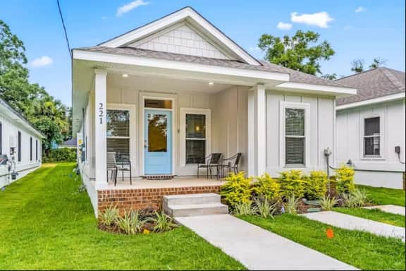 Searenity-Close to Downtown, Monthly's Available - Image 2