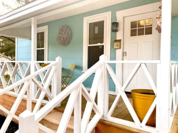 The Cozy Cottage- Close to Everything! - Image 2