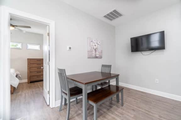 Vista Flat - Downtown Pensacola - Image 5