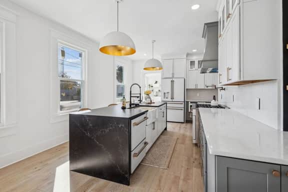 Wright Street Royale- NEW Downtown with Pool! - Image 5